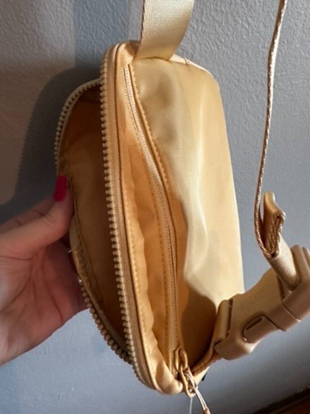 Lululemon Belt Bag - NWT - Yellow Beige with White Logo - Picture 3 of 5
